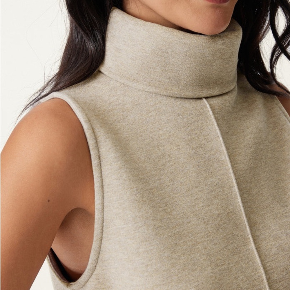 NWT OGL FuzzLuxe Turtleneck Split Hem Top Sleeveless Sweater Heather Morganite M - Picture 2 of 7
